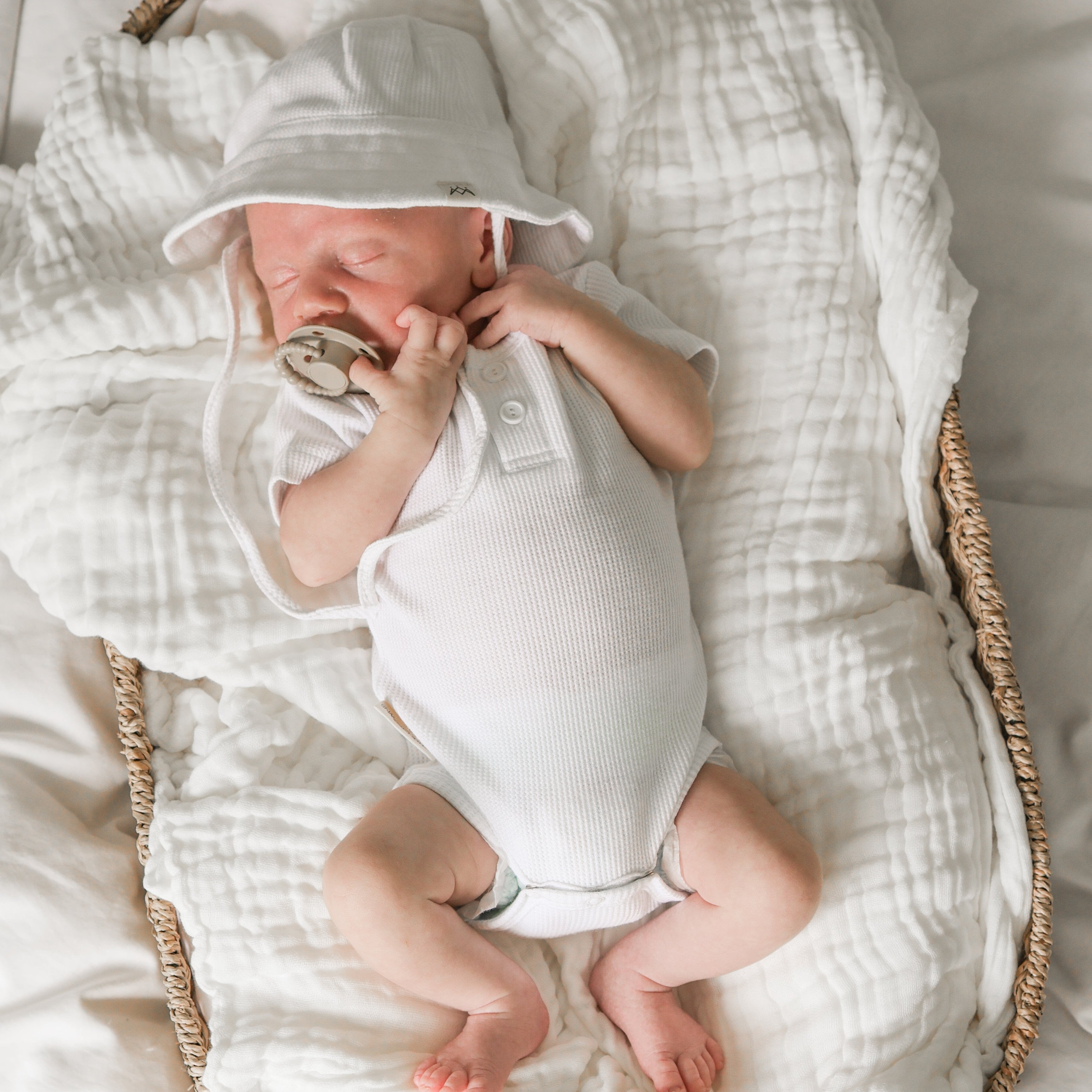 Summer Bodysuit & Sun Hat - White